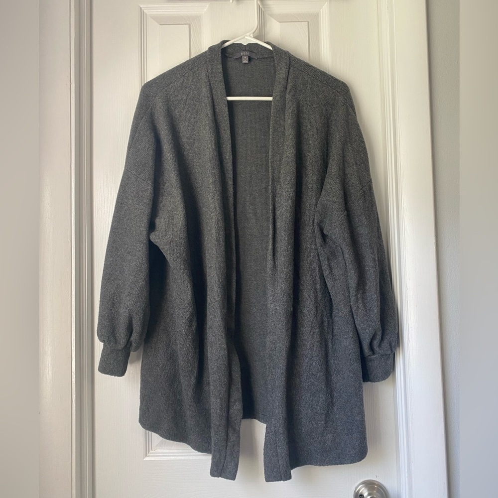 Gyft Womens gray sweater, small​​​​